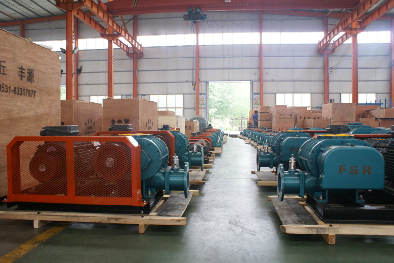 豐源機械三葉羅茨風機準備裝箱發貨 豐源機械三葉羅茨風機準備裝箱發貨