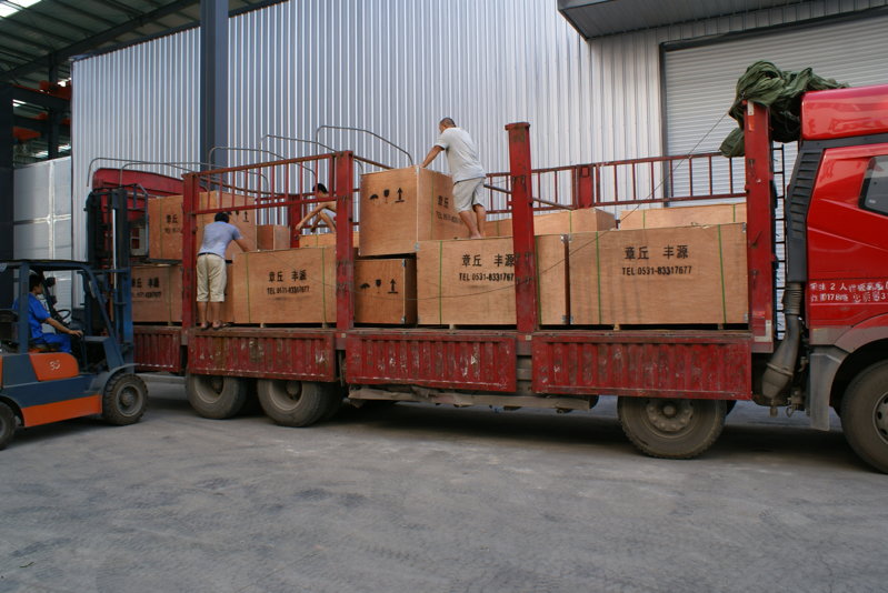 豐源機械三葉羅茨風機準備裝車發貨 豐源機械三葉羅茨風機準備裝車發貨