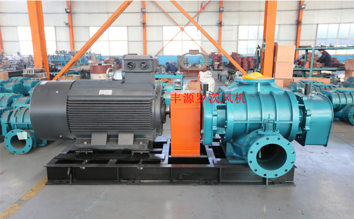 三葉羅茨鼓風(fēng)機(jī).jpg 三葉羅茨鼓風(fēng)機(jī)