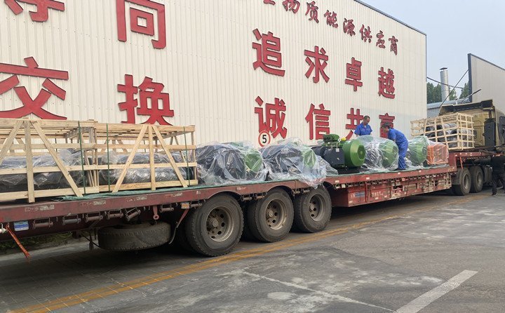 三葉羅茨鼓風(fēng)機(jī) 三葉羅茨鼓風(fēng)機(jī)